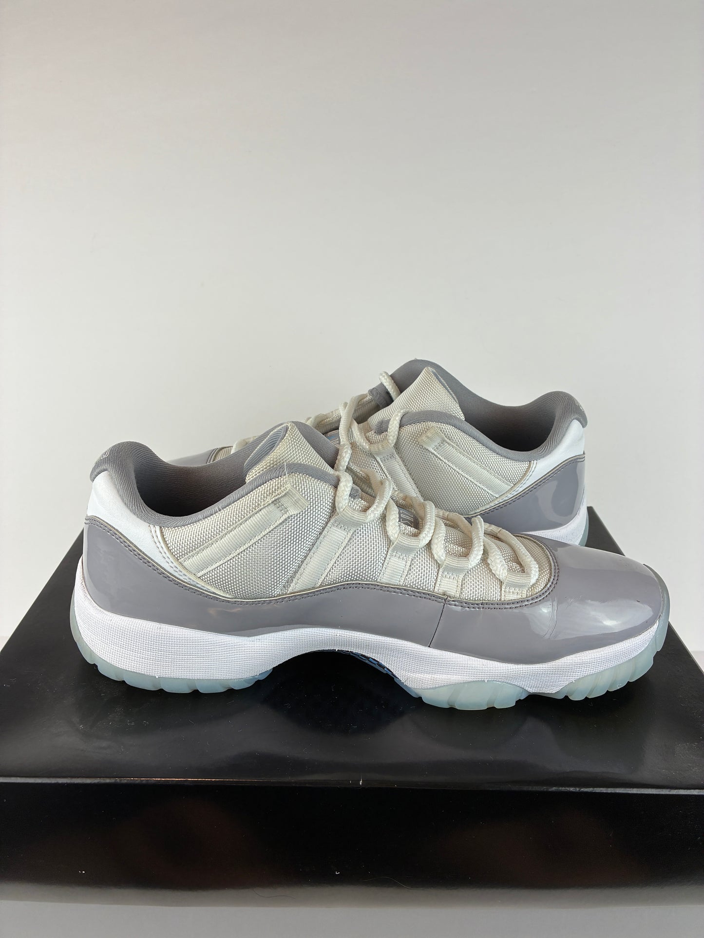 Air Jordan 11 Retro Low Cement Grey Size 10.5 AV2187 140