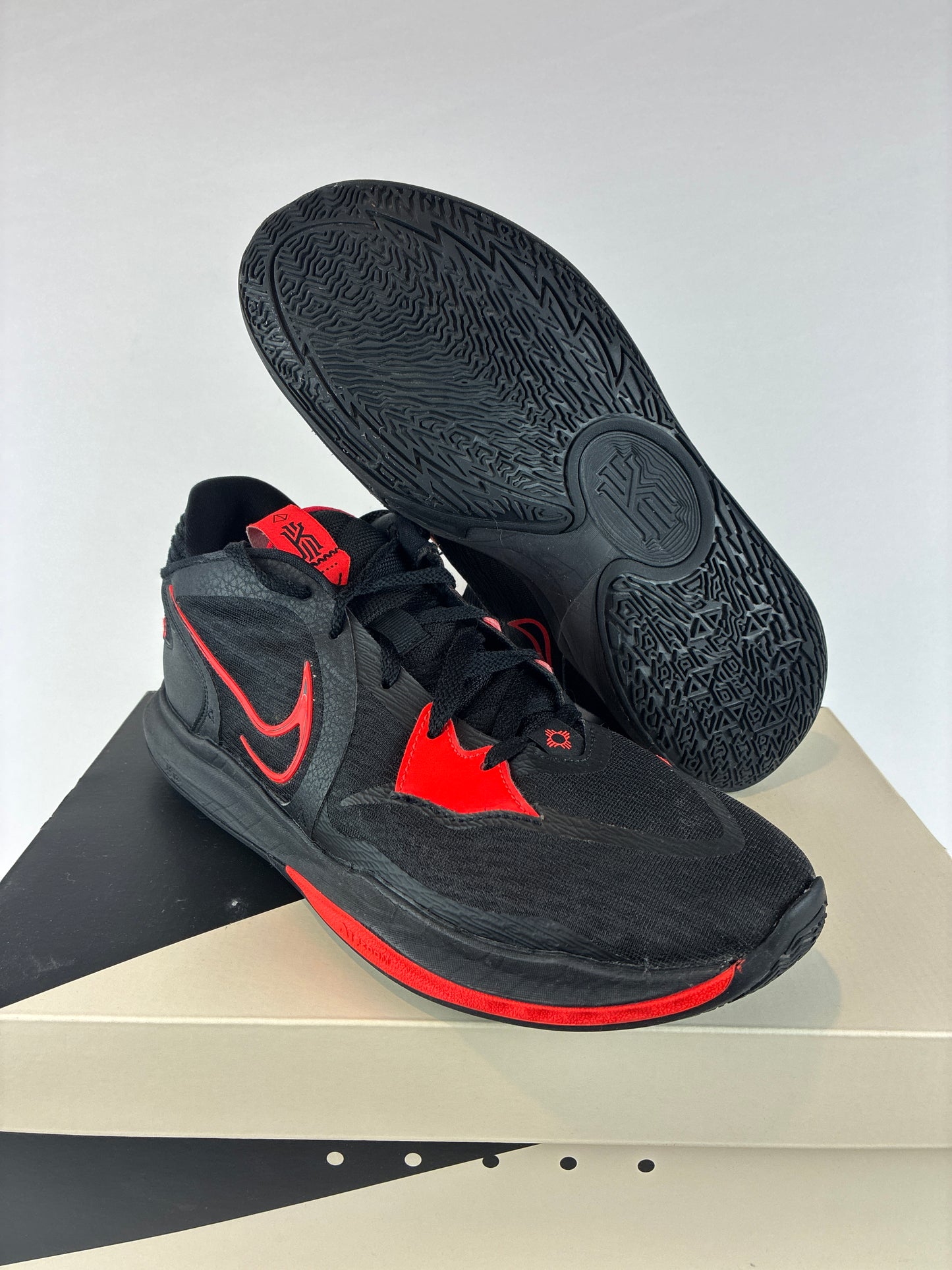 Nike Kyrie 5 Low Black Bright Crimson Size 11 DJ6012 004