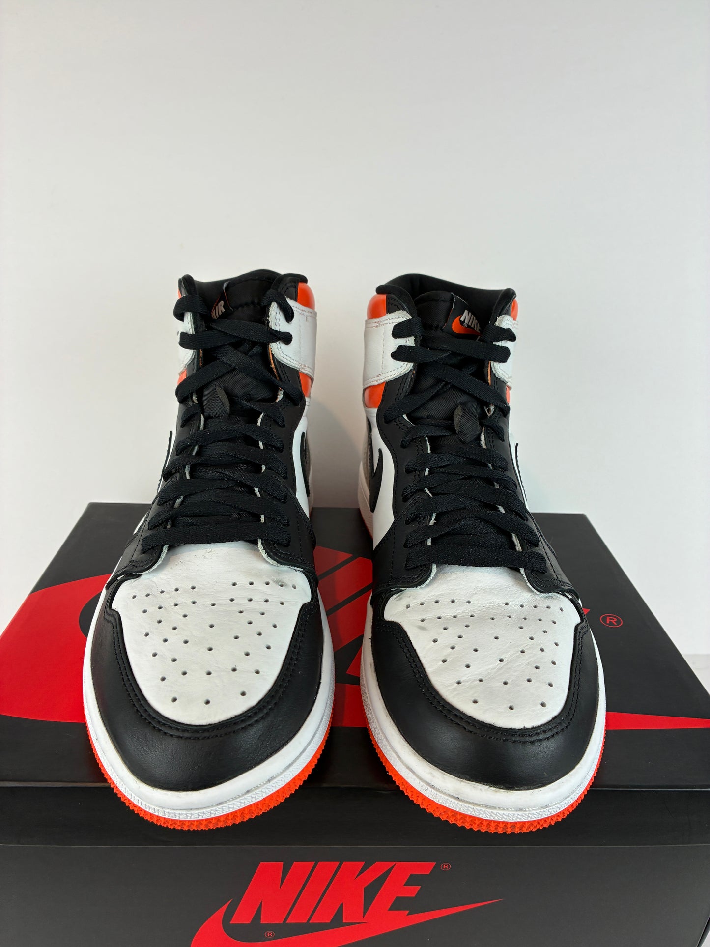 Jordan 1 Retro High Electro Orange Size 9.5 555088 180