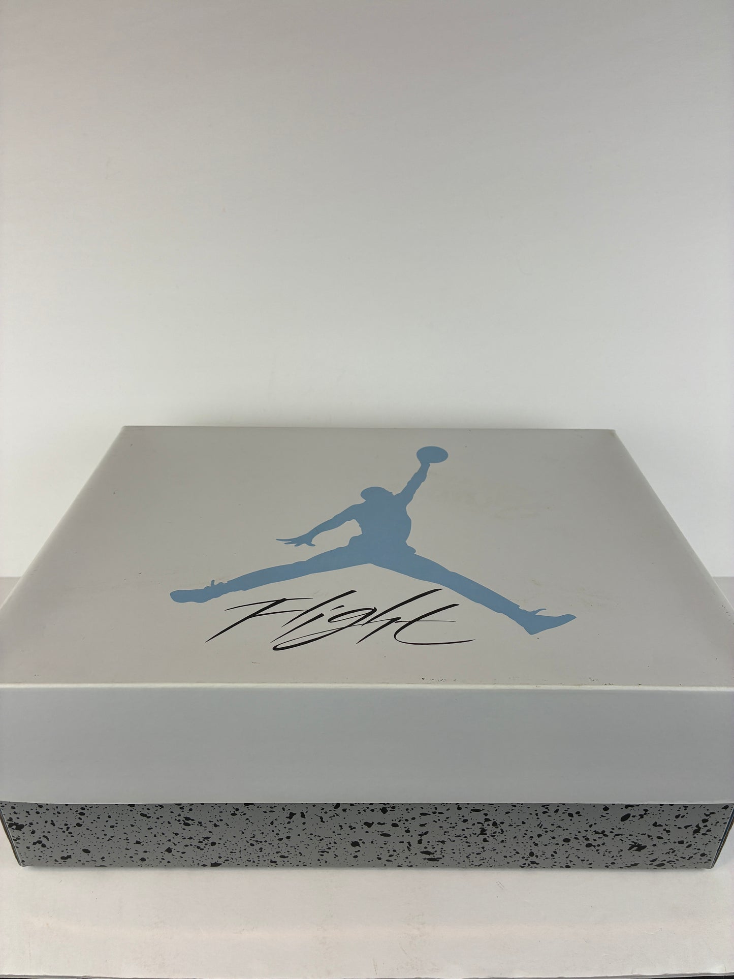 Jordan 4 Retro Mid University Blue Size 10 CT8527 400