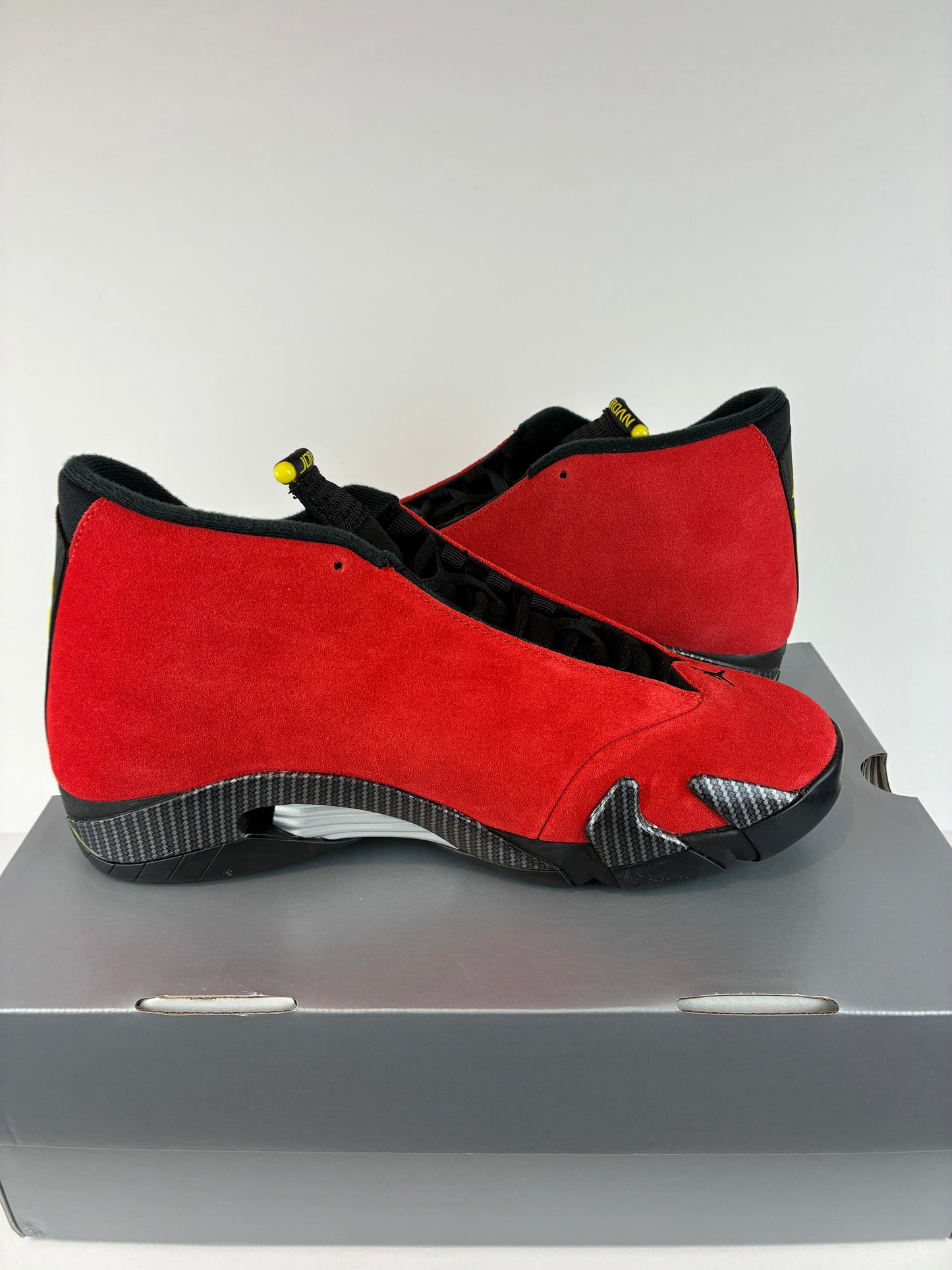 Air Jordan 14 Retro 2025 Ferrari Size 10.5 IF5015 600