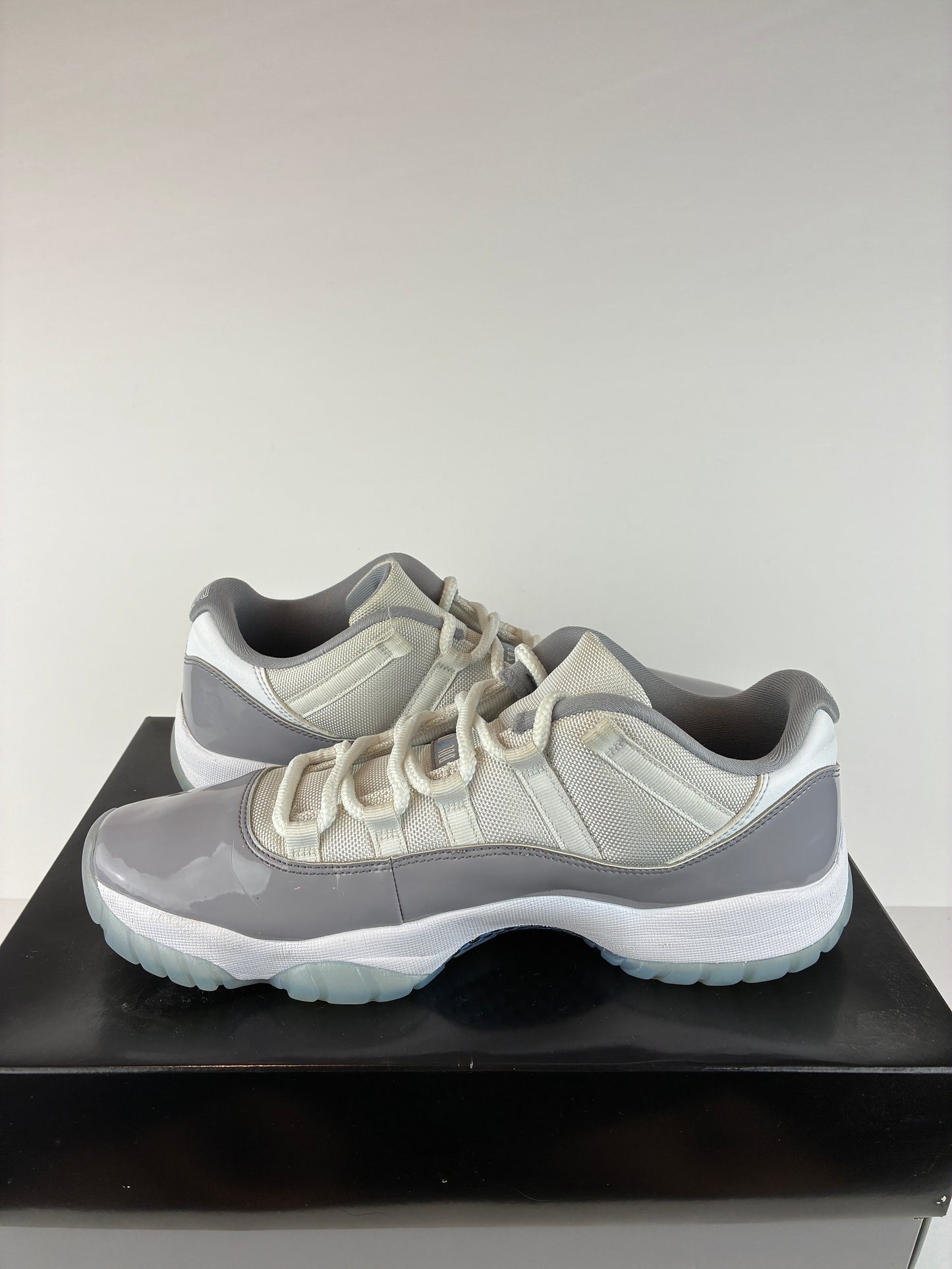 Air Jordan 11 Retro Low Cement Grey Size 10.5 AV2187 140