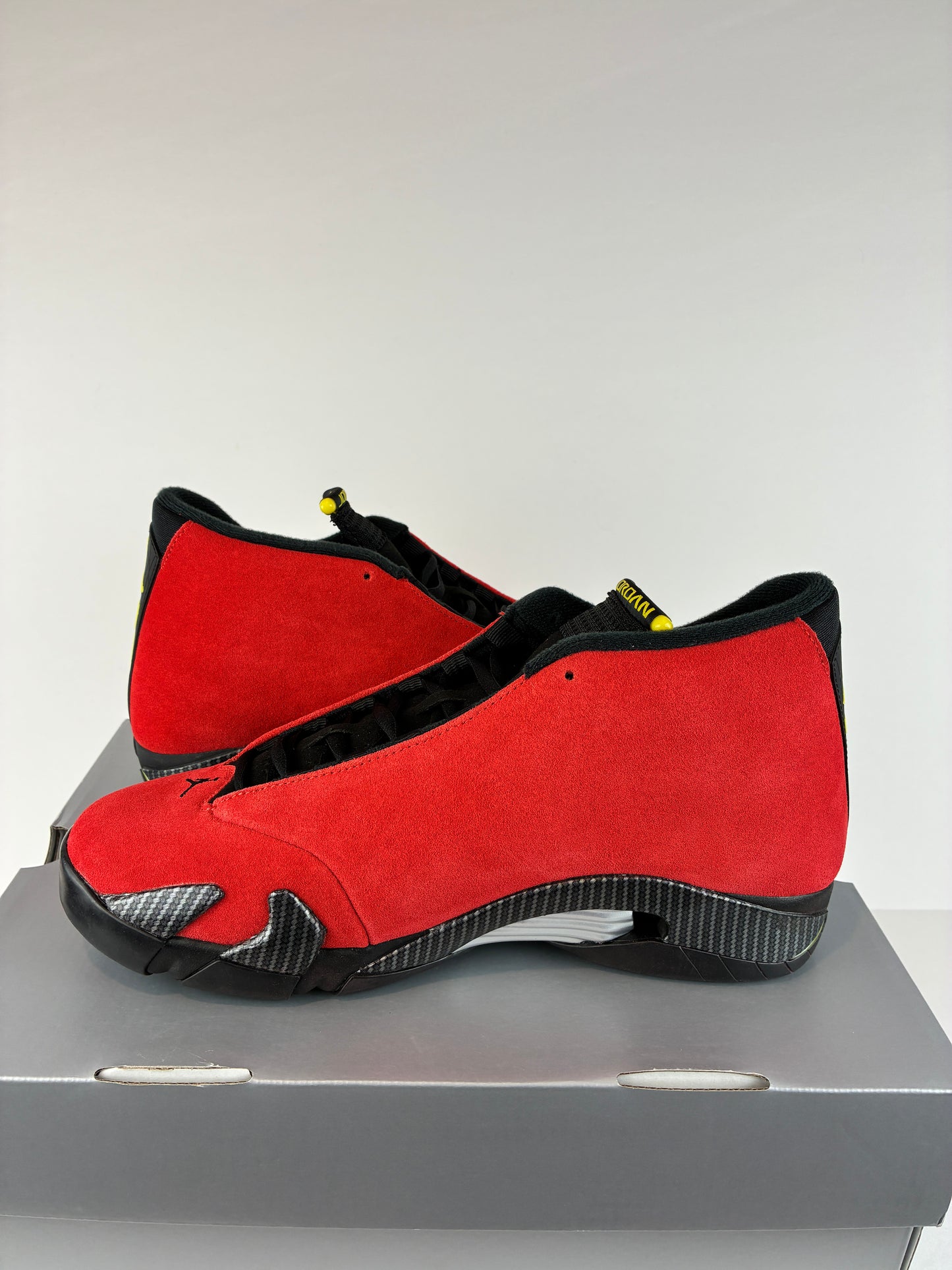 Air Jordan 14 Retro 2025 Ferrari Size 10.5 IF5015 600