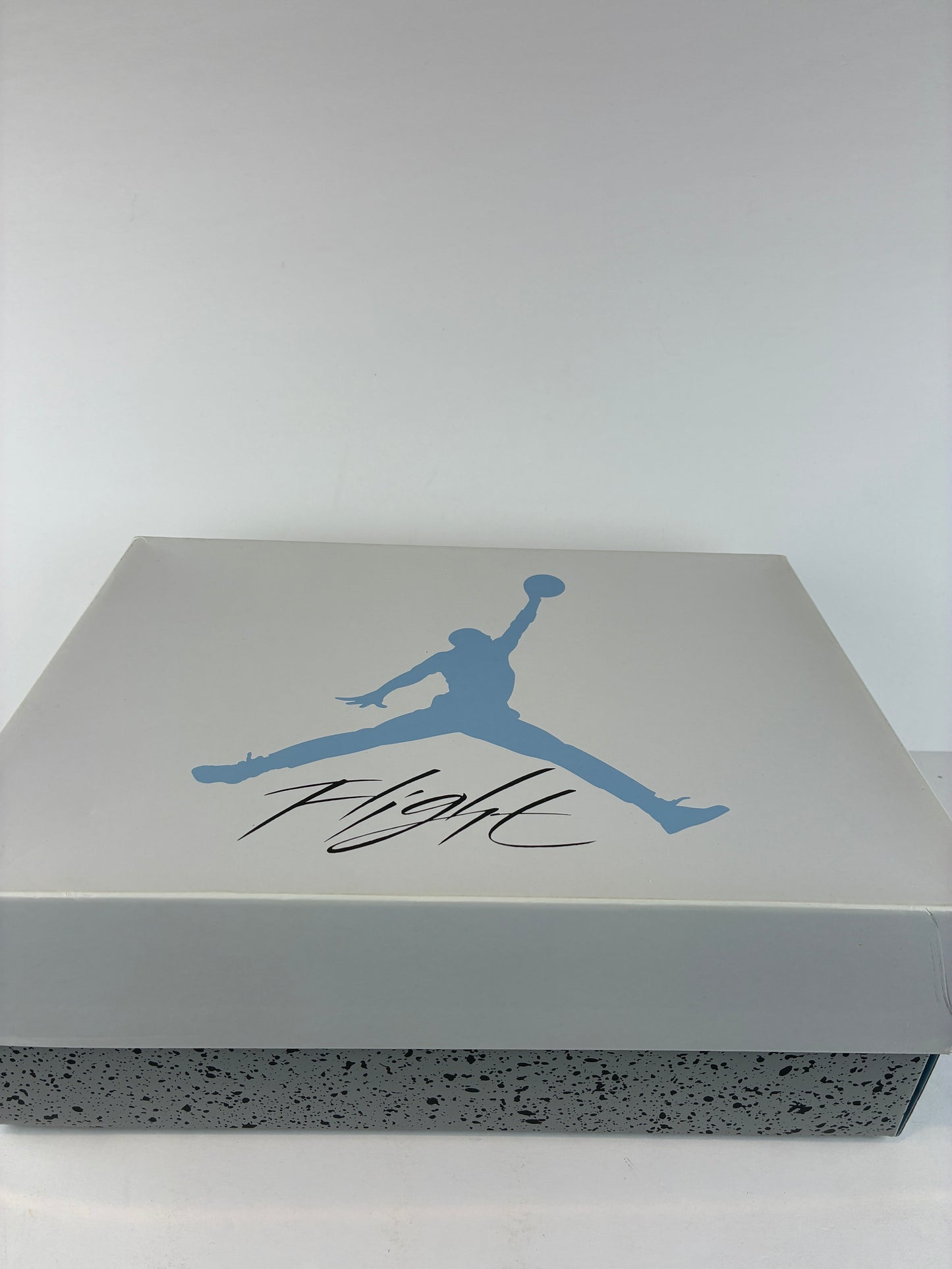 Jordan 4 Retro Mid University Blue Size 10 CT8527 400