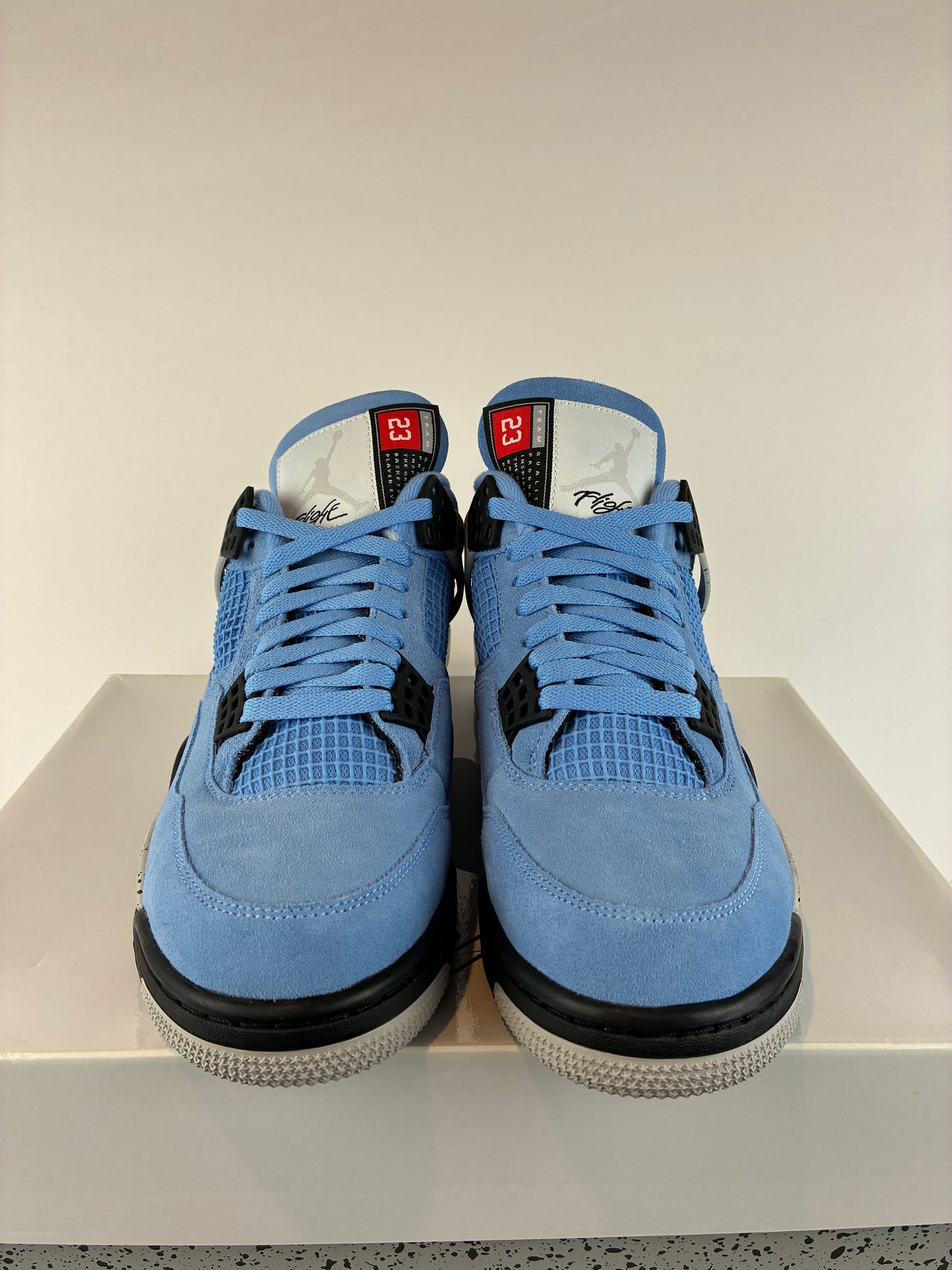 Jordan 4 Retro Mid University Blue Size 10 CT8527 400