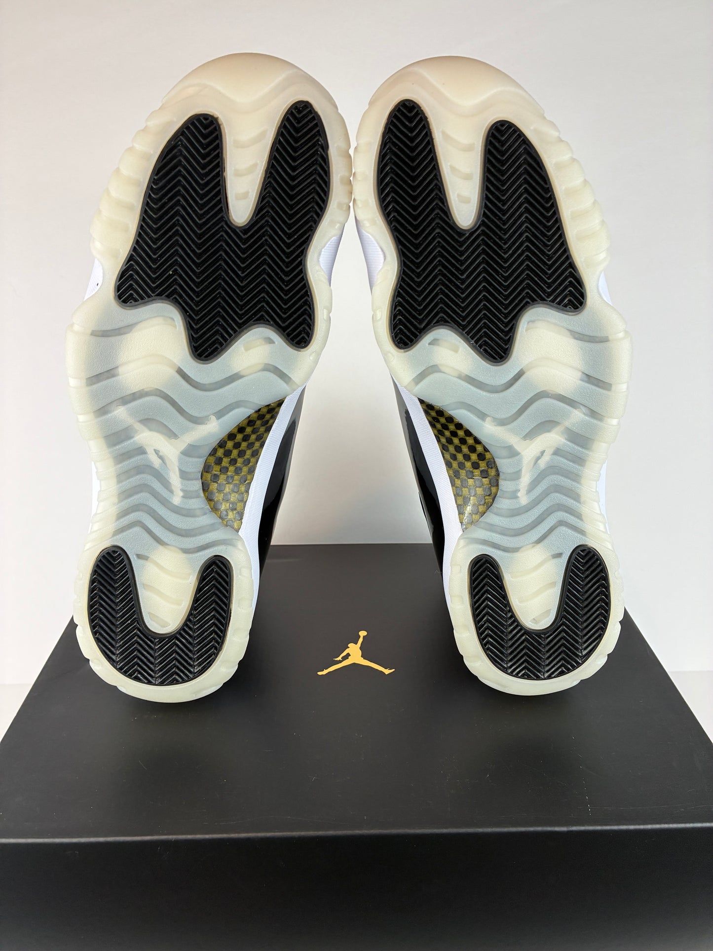 Jordan 11 Retro Mid Gratitude / Defining Moments Size 14 CT8012 170