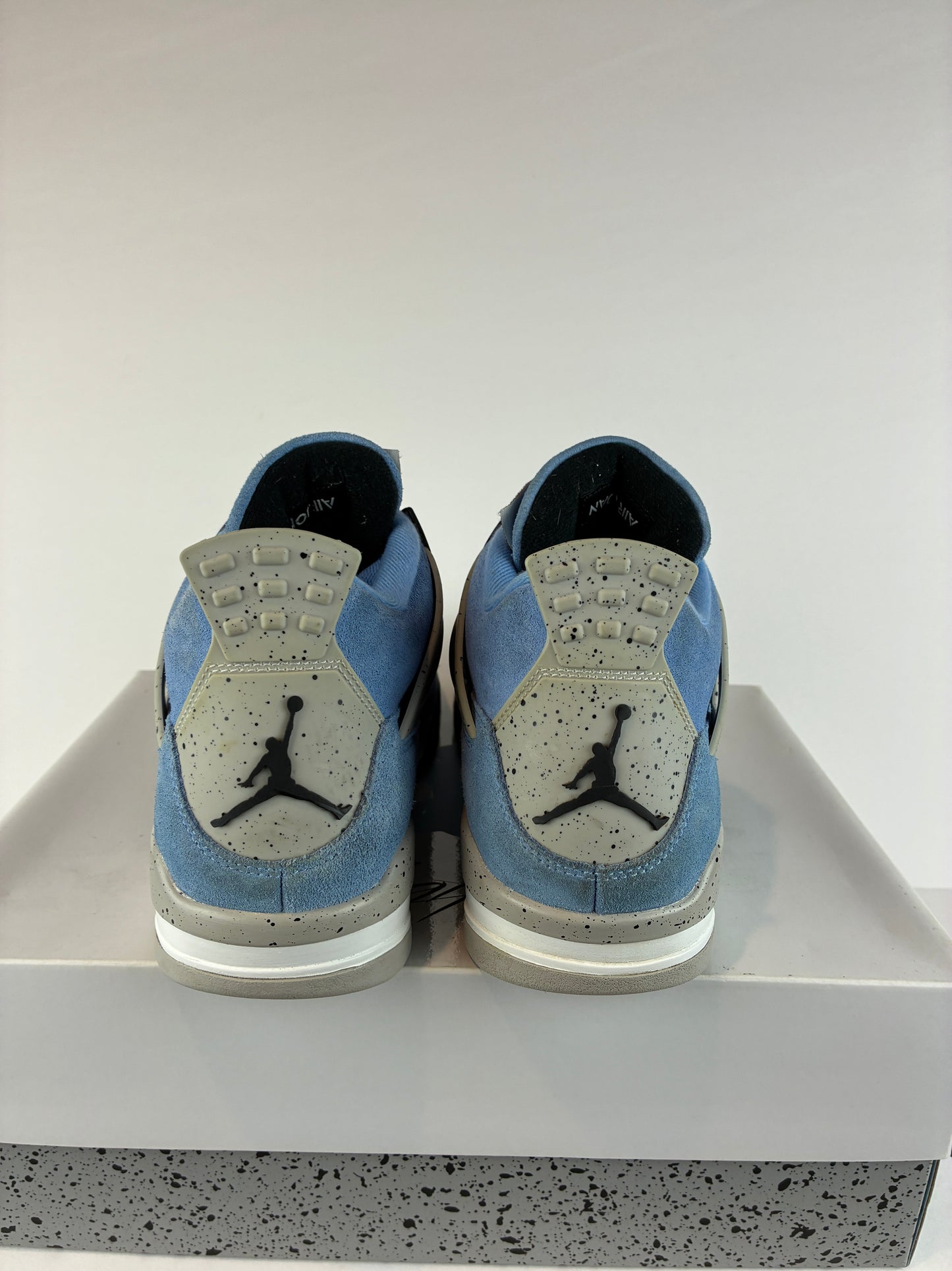 Jordan 4 Retro Mid University Blue Size 10 CT8527 400