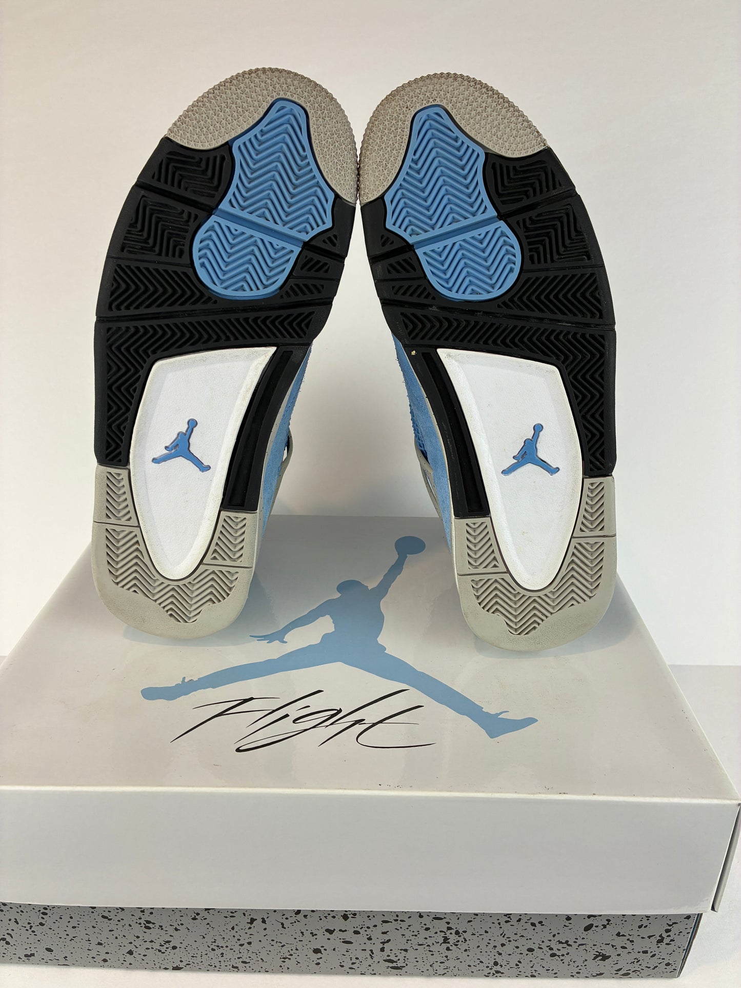 Jordan 4 Retro Mid University Blue Size 10 CT8527 400