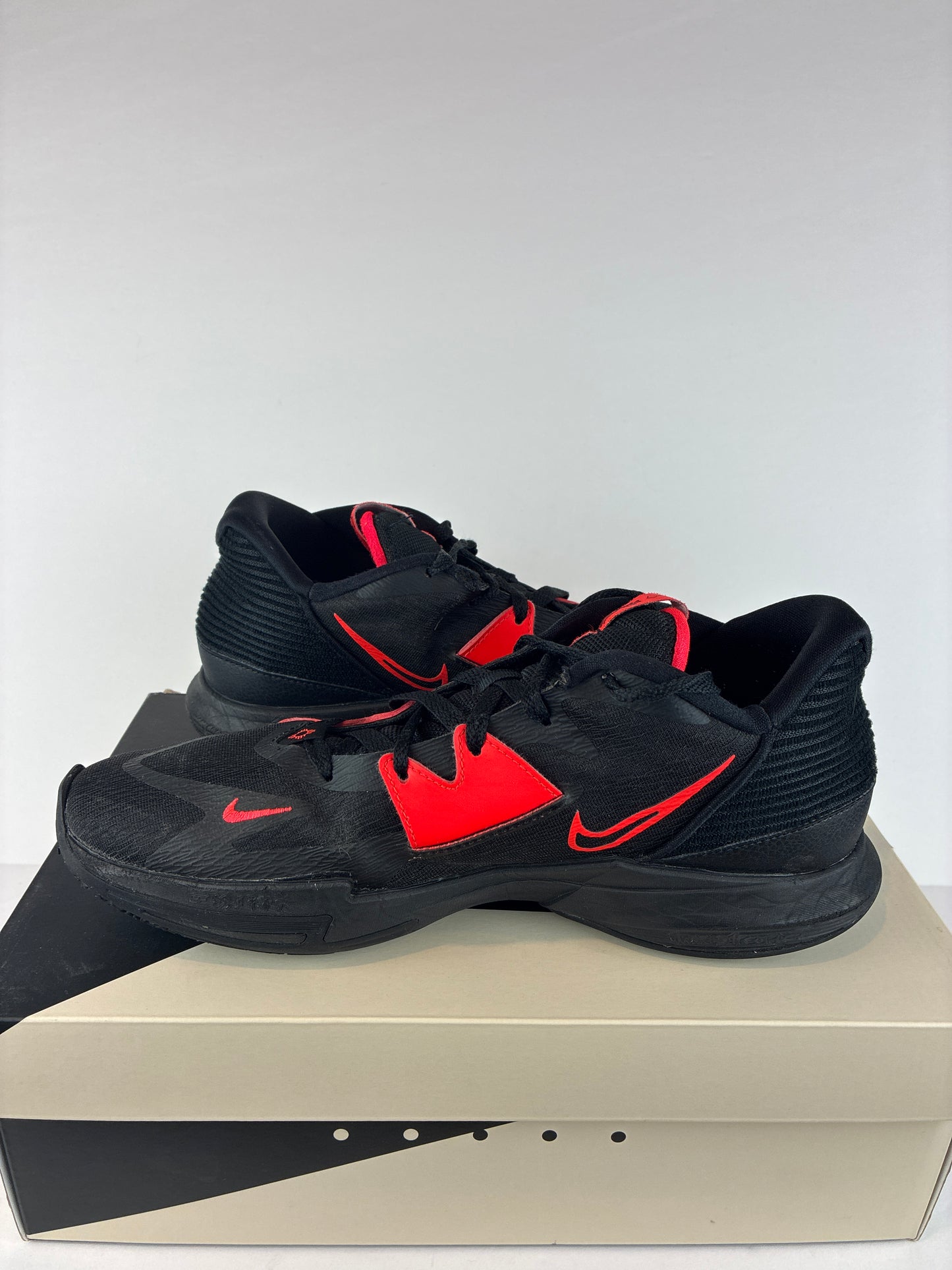 Nike Kyrie 5 Low Black Bright Crimson Size 11 DJ6012 004