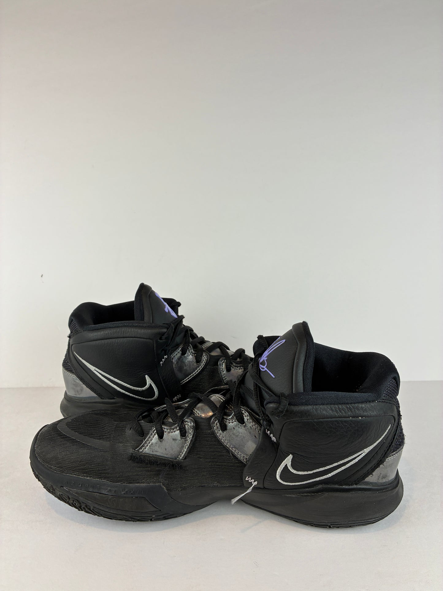 Nike Kyrie Infinity Black Metallic Silver Size 11 CZ0204 005