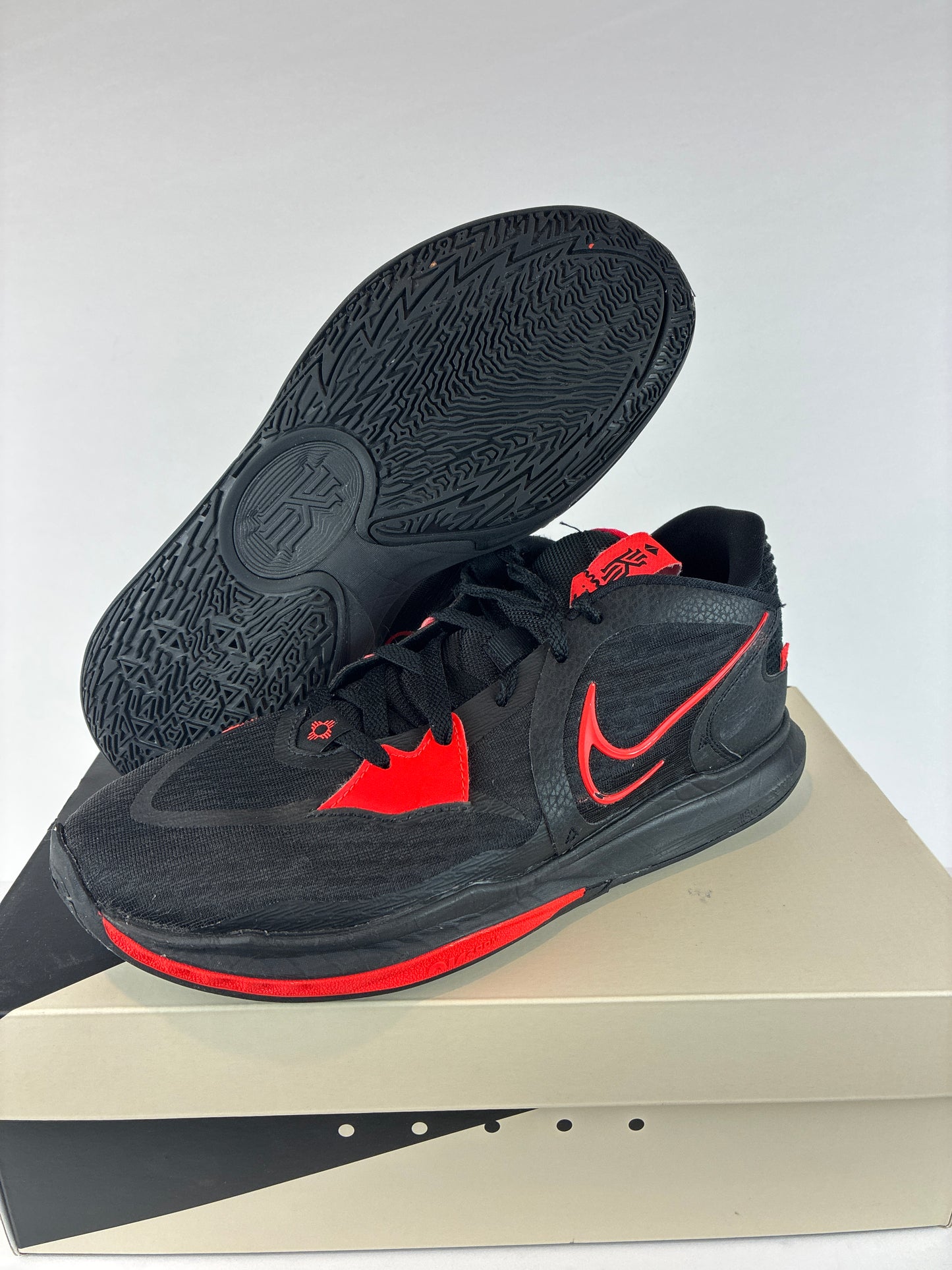 Nike Kyrie 5 Low Black Bright Crimson Size 11 DJ6012 004