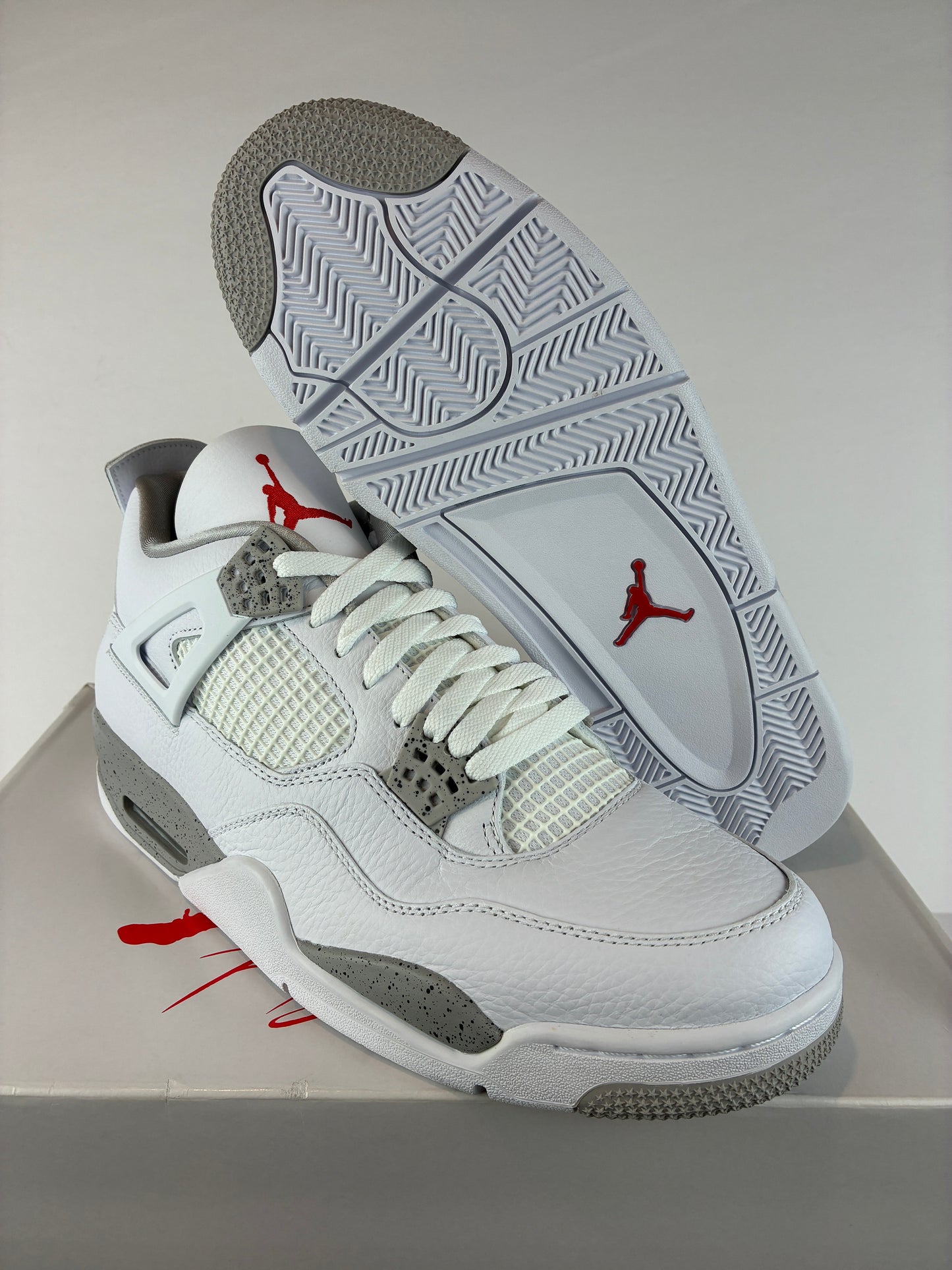 Jordan 4 Retro Mid White Oreo Size 13 CT8527 100