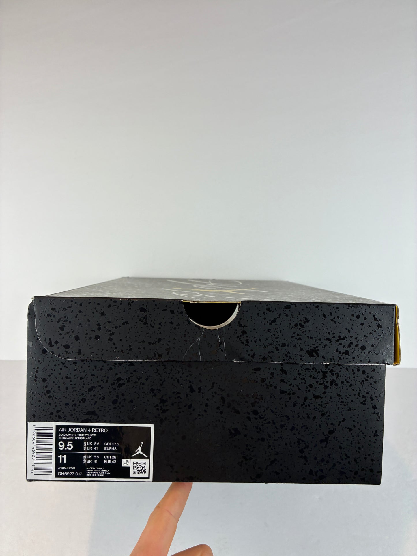 Jordan 4 Retro Mid Thunder Size 9.5 DH6927 017