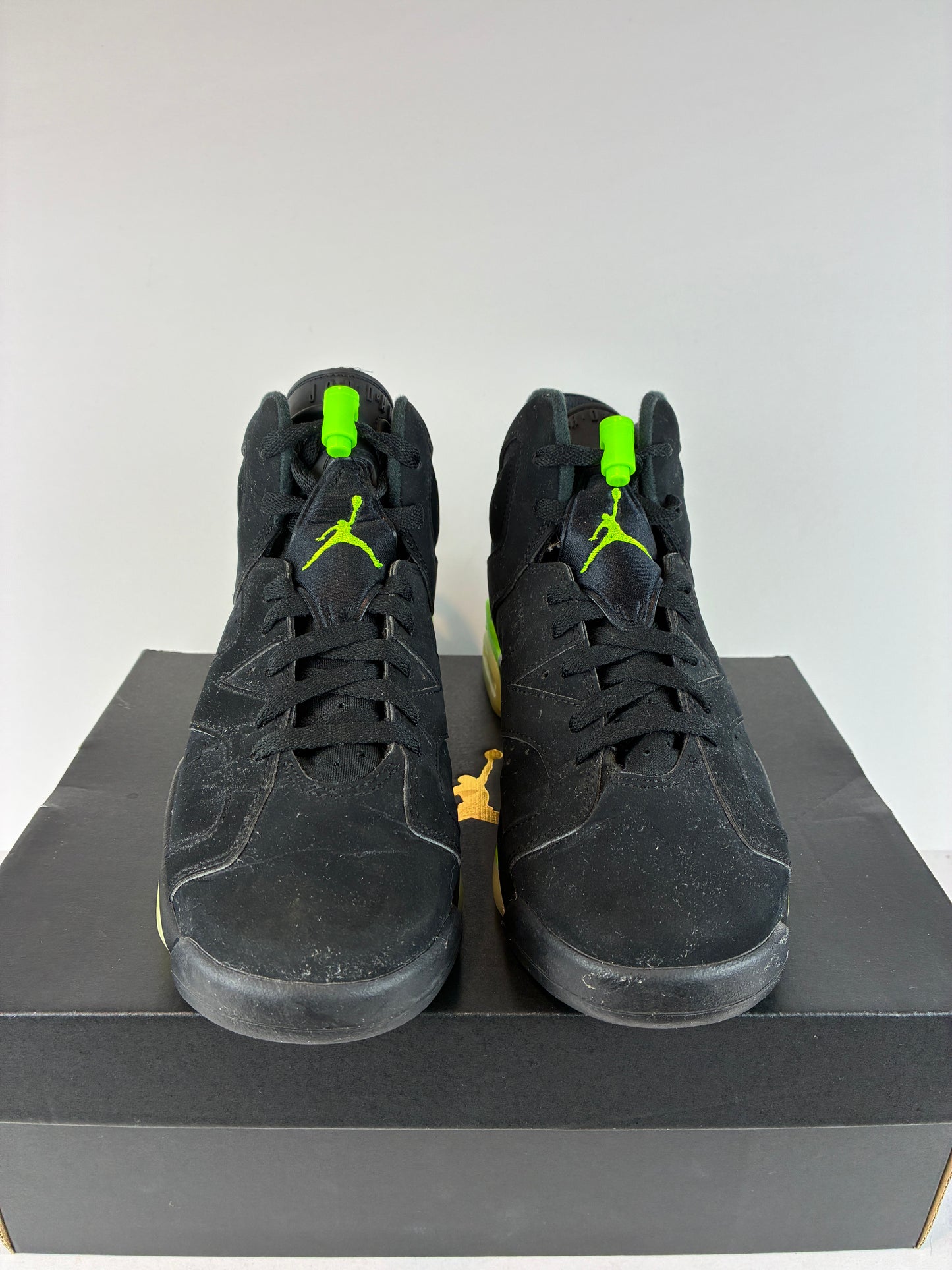 Jordan 6 Retro Mid Electric Green Size 7 (GS) 384665 003