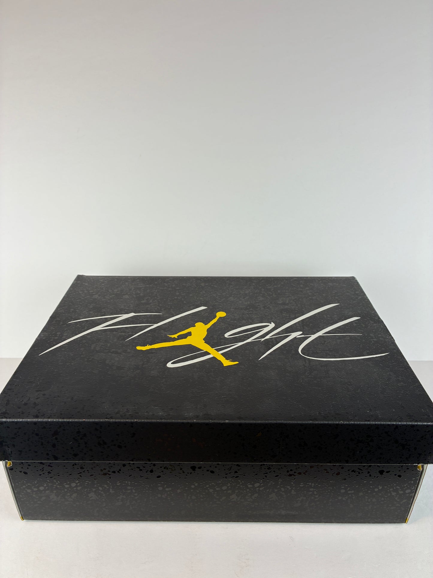 Jordan 4 Retro Mid Thunder Size 9.5 DH6927 017