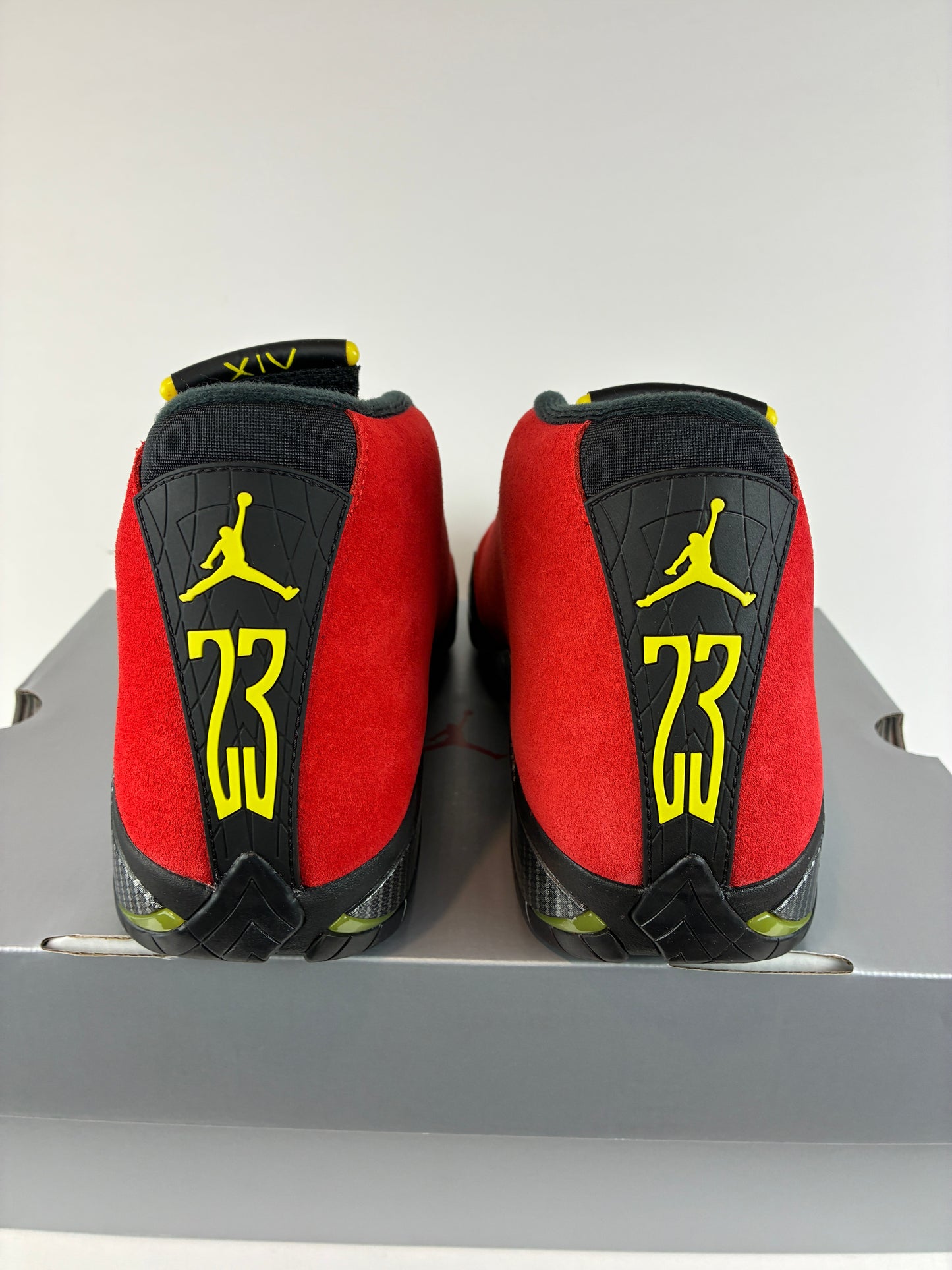 Air Jordan 14 Retro 2025 Ferrari Size 10.5 IF5015 600