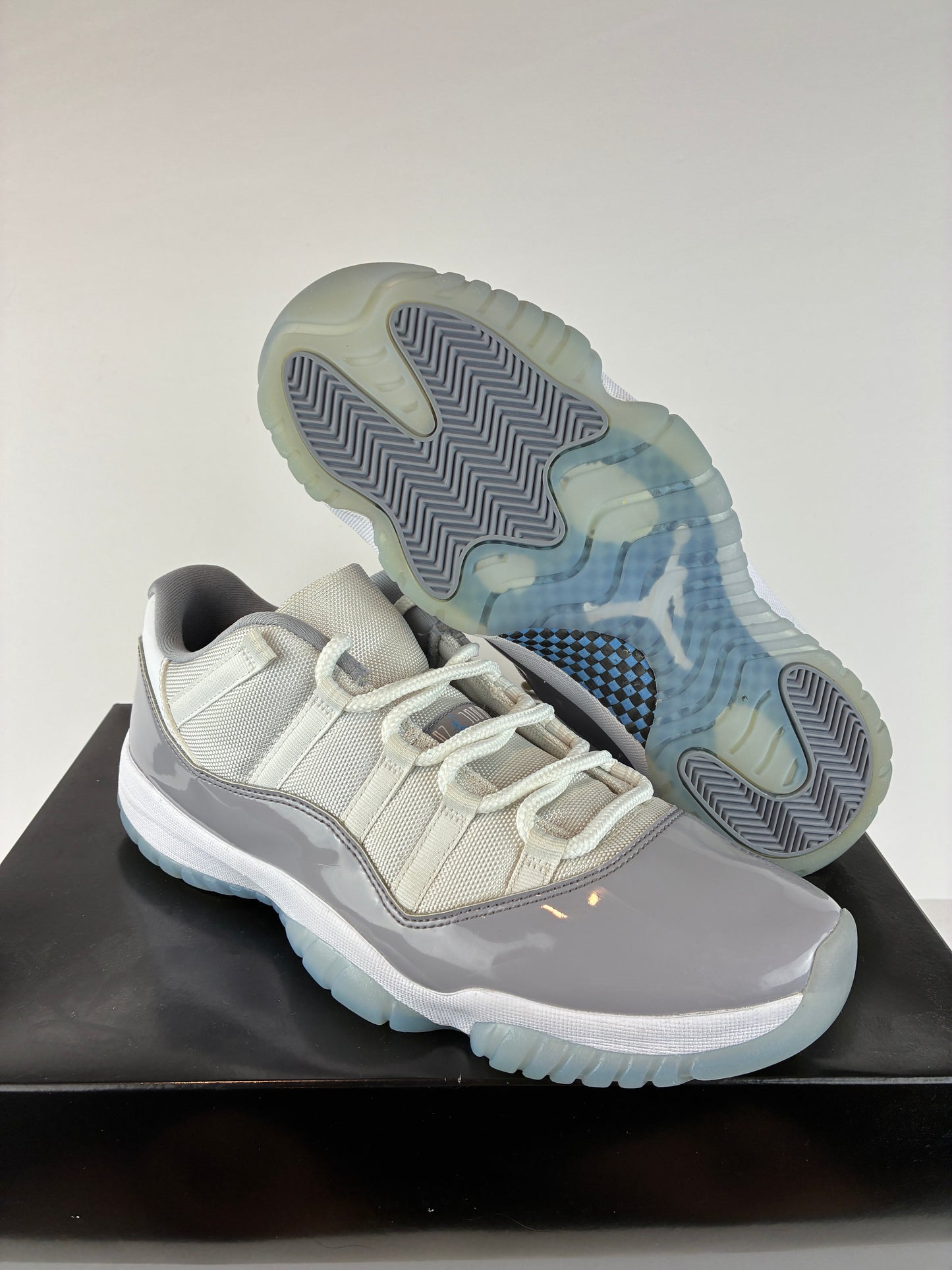 Air Jordan 11 Retro Low Cement Grey Size 10.5 AV2187 140