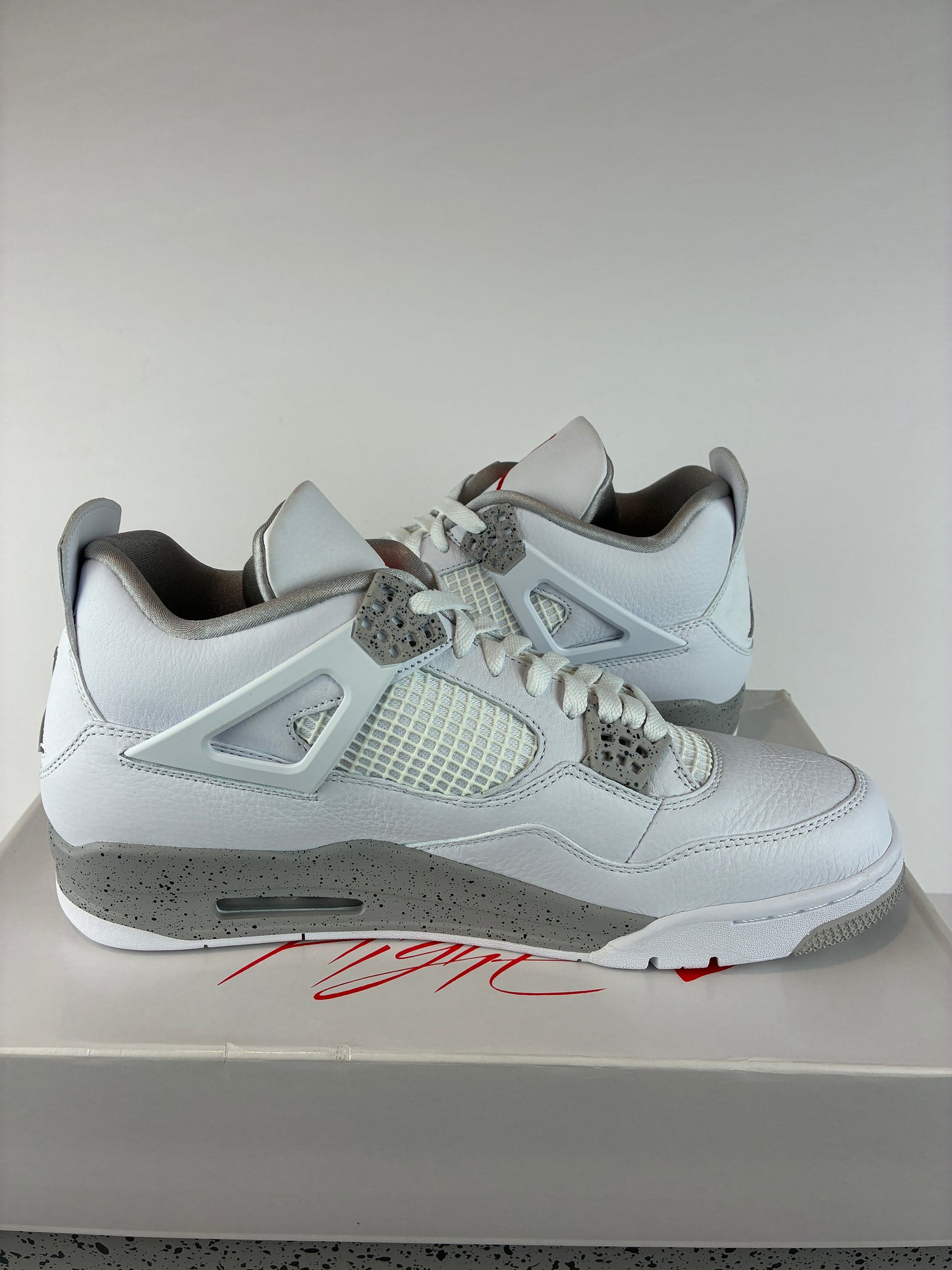 Jordan 4 Retro Mid White Oreo Size 13 CT8527 100