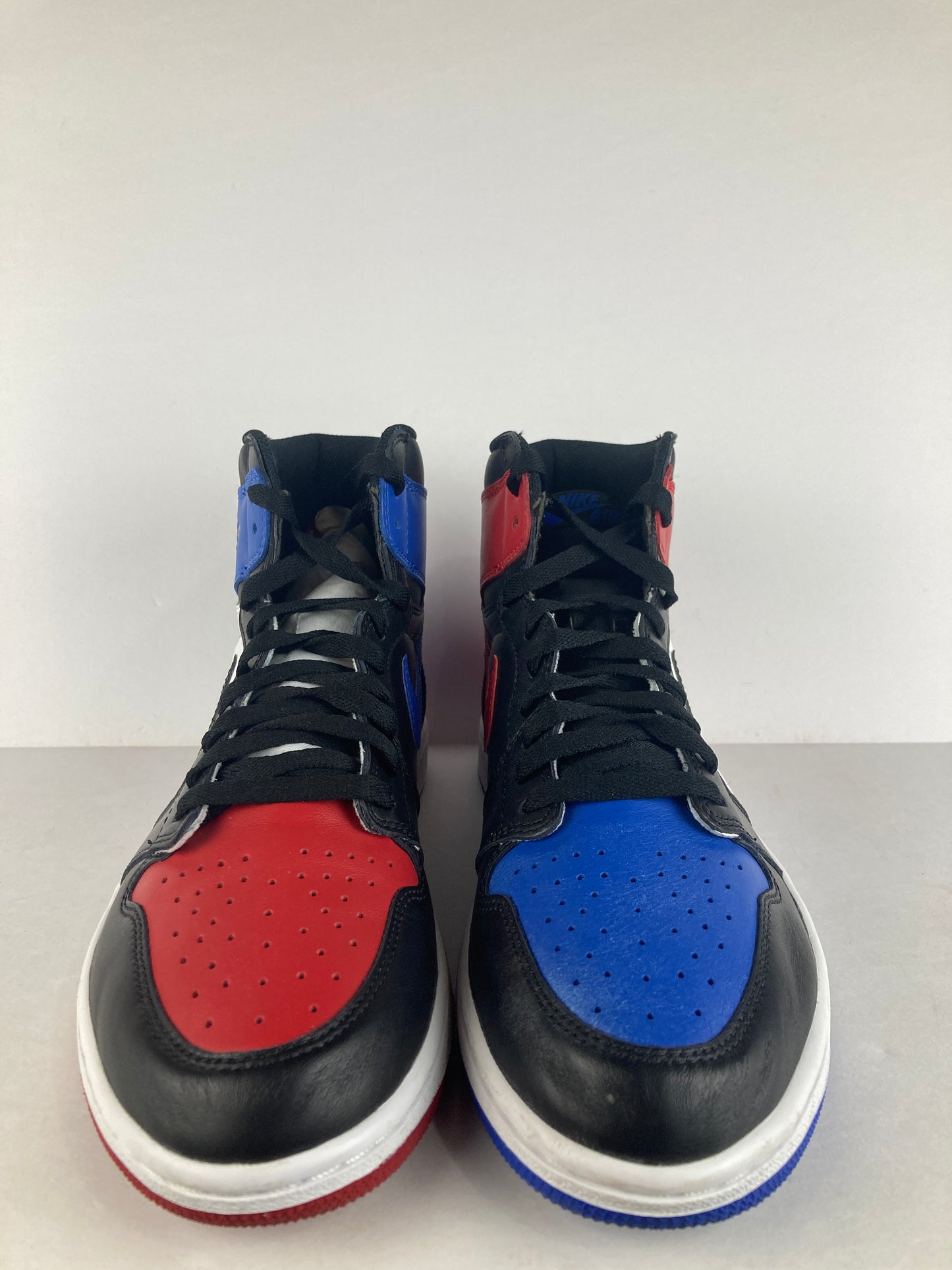 Jordan 1 Retro High OG Top 3 2016 Size 10.5 555088 026