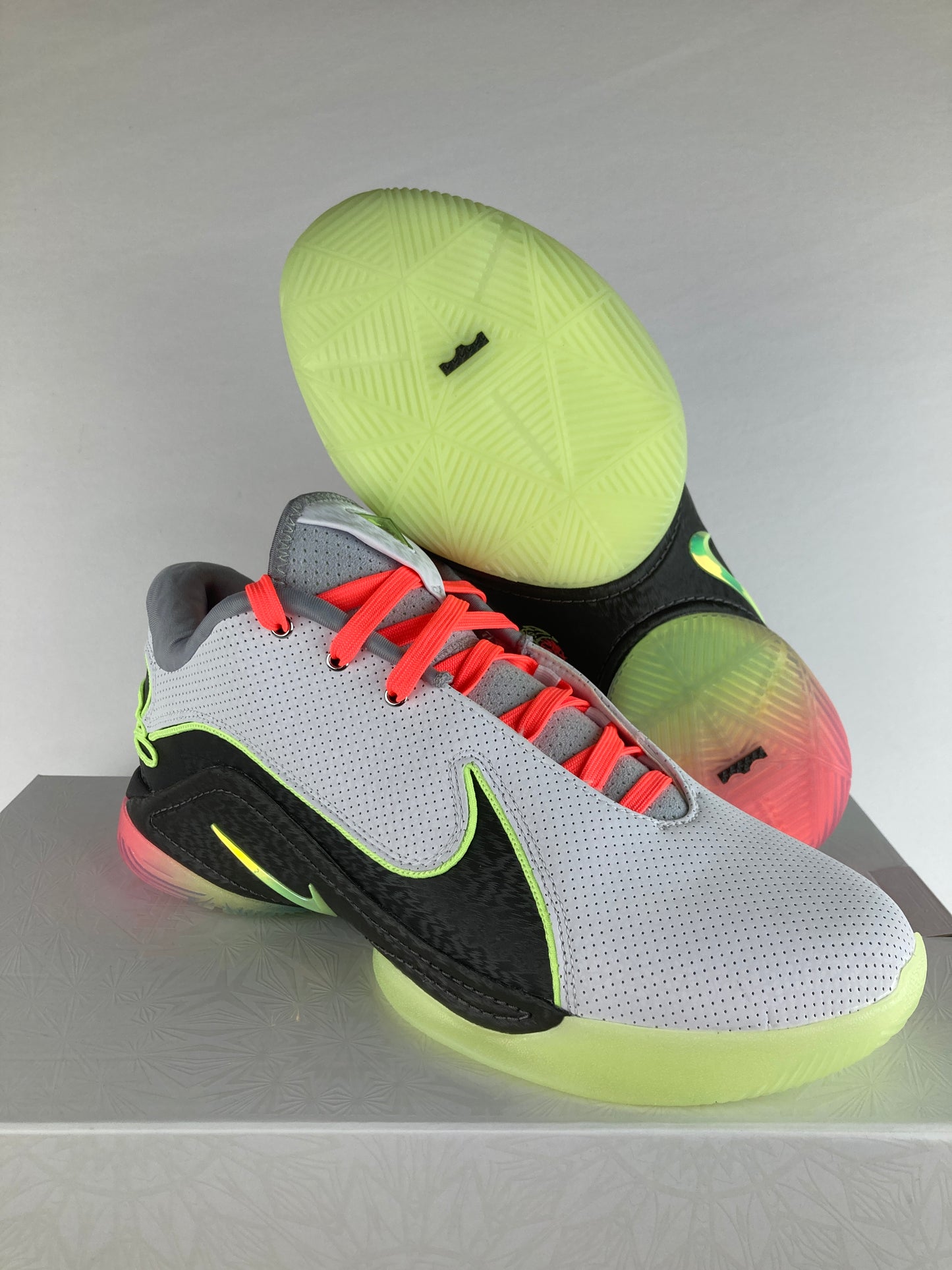 Nike LeBron 22 Crown Jewel Size 11.5 FZ1094 101