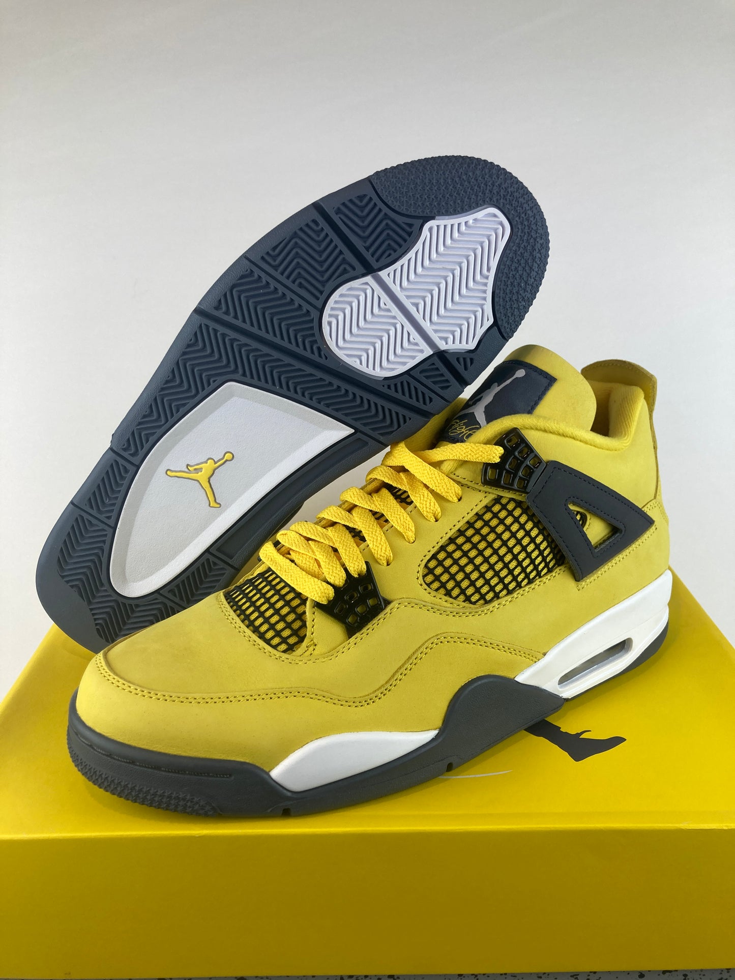 Jordan 4 Retro Mid Lightning Size 12 CT8527 700