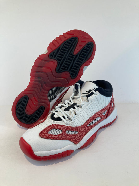 Jordan 11 Retro Low GS 2017 Gym Red Size 7y 919713 101